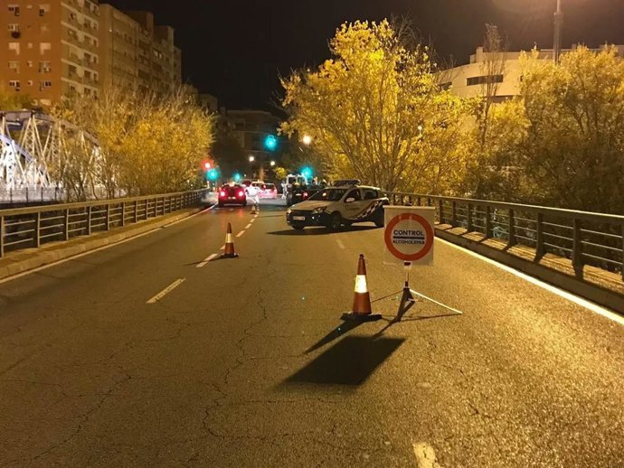 La Policía Local de Zaragoza inicia el lunes una campaña de control de alcohol y drogas.