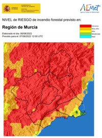El nivel de riesgo de incendio forestal previsto este domingo es extremo en la Región, excepto en el litoral