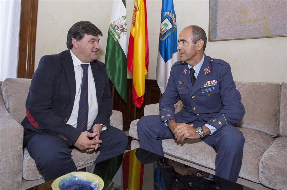 Archivo - El alcalde de Huelva, Gabriel Cruz