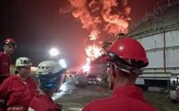 Recuperado el primer cadáver en el incendio del puerto de superpetroleros de Matanzas