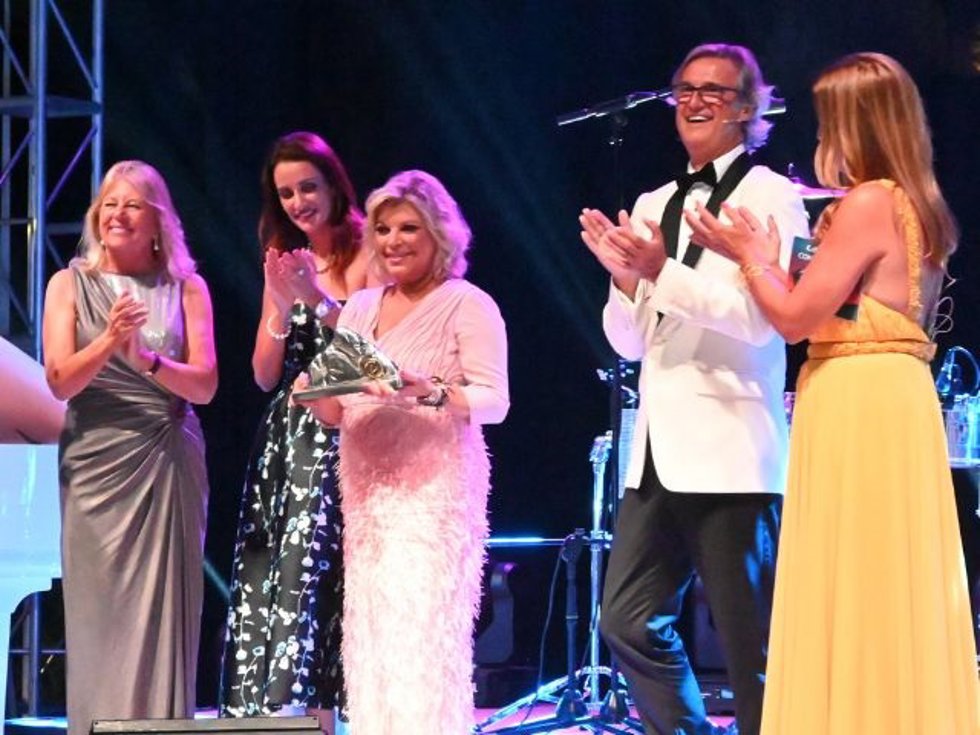 Terelu Campos recibe el I premio "The Fighter" de la Asociación Española contra el Cáncer