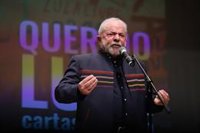 Lula registra su candidatura y carga contra la "criminal" gestión de Bolsonaro