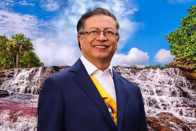 La foto oficial presidencial del presidente electo de Colombia, Gustavo Petro