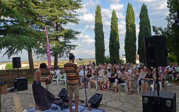 Actuación de Blanca Altable.