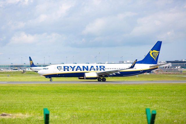 Archivo - Avión de Ryanair