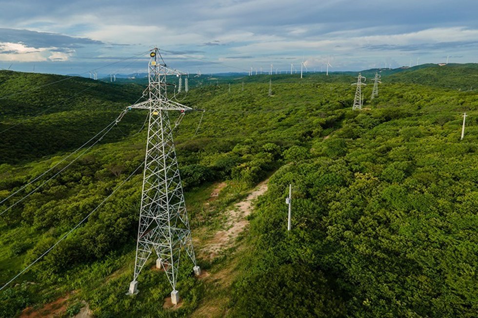 Archivo - Poste eléctrico