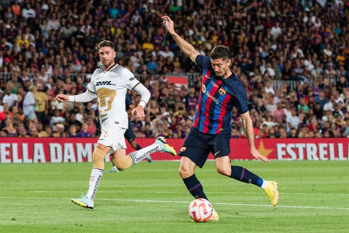 RobertLewandowski of FC Barcelona  in action during the Joan Gamper Trophy match between FC Barcelona and Pumas UNAM at Spotify Camp Nou on August 07, 2022 in Barcelona, Spain.