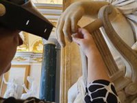 Reimplantado con éxito al Apolo del Palacio de La Granja su meñique izquierdo, perdido en los 80