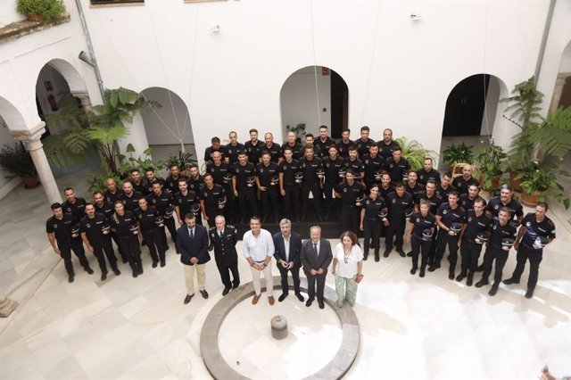 Toma de posesión de los nuevos agentes de la Policía Local en Córdoba.