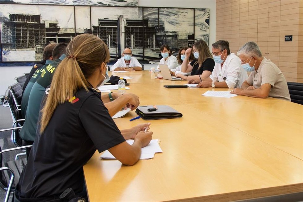 Reunión entre Salud Pública, Policía Nacional de Dénia y Guardia Civil de Calp y Xbia para aunar criterios y protocolos en torno a la materia debido al aumento de casos de Sumisión Química
