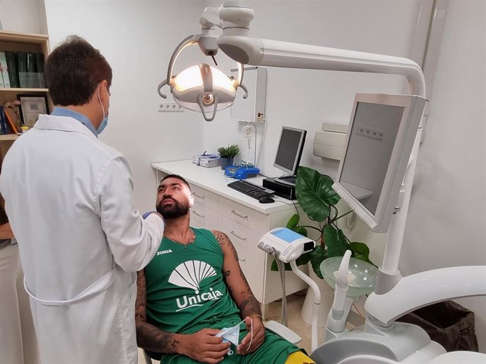 Reconocimiento médico a Augusto Lima, jugador del Unicaja Baloncesto