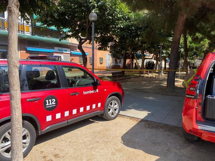Los servicios de emergencias en Sant Adri (Barcelona).