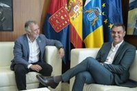 Torres subraya que tener las transferencias en costas permitirá a Canarias conseguir un desarrollo "armónico y legal"