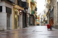 El Consistorio hispalense paraliza la obra sin licencia de un local de Sierpes tras ser retirados sus rótulos protegidos