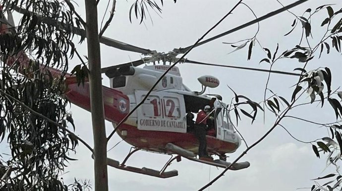 Rescate en helicóptero del senderista.