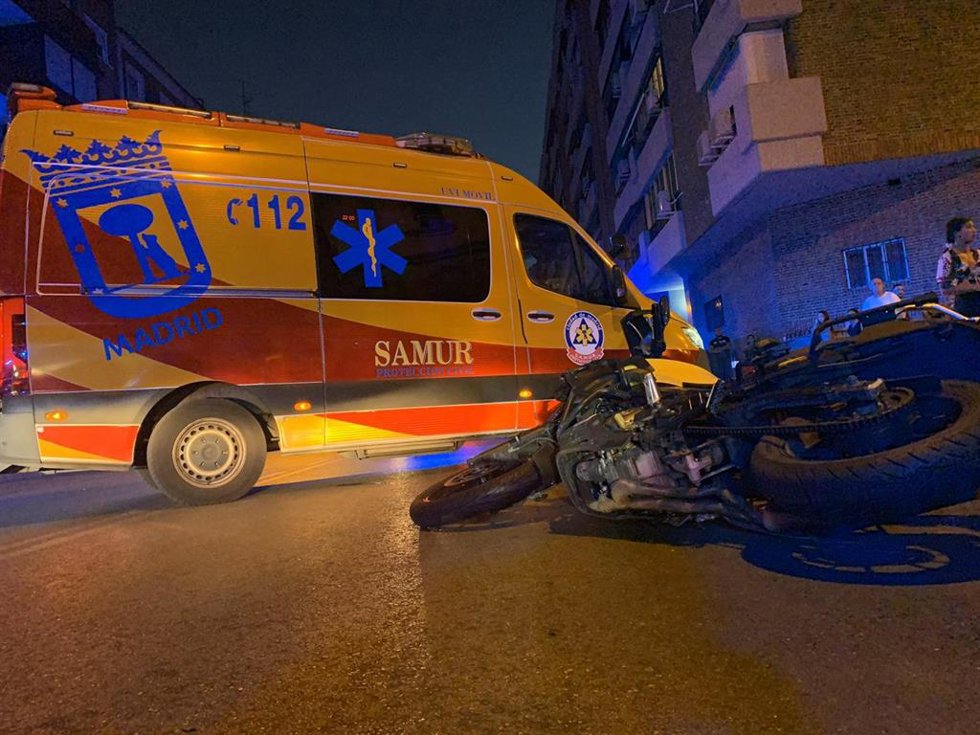 Sucesos.- Herido un motorista de 31 años tras una colisión con un turismo en el Paseo del Quince de mayo