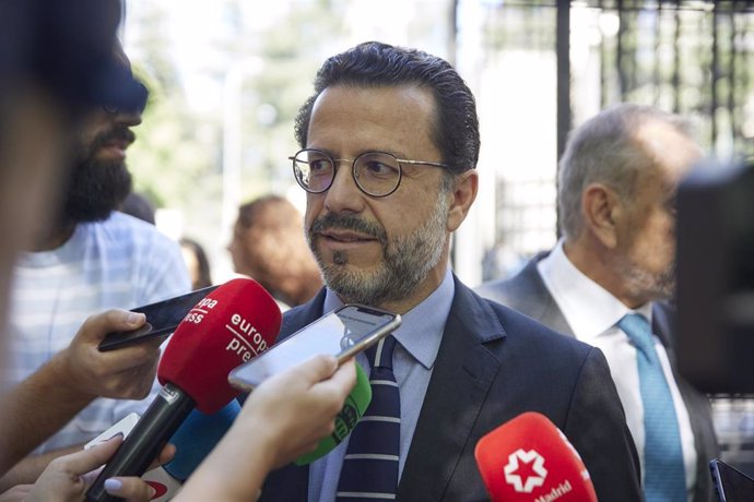 El consejero de Hacienda de la Comunidad de Madrid, Javier Fernández-Lasquetty, ofrece declaraciones a los medios a su llegada al consejo de Política Fiscal y Financiera, a 27 de julio de 2022, en Madrid (España). El ministerio de Hacienda se ha reunido