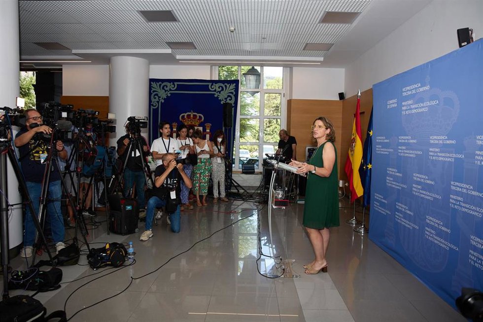 La vicepresidenta y ministra para la Transición Ecológica y el Reto Demográfico, Teresa Ribera, ofrece declaraciones a los medios de comunicación.
