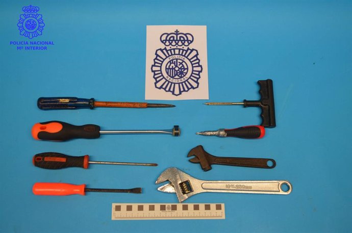 Herramientas usadas en el robo a comercios del Barrio Tetuán de Santander