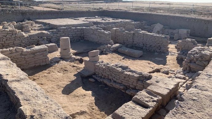 Estructuras arqueológicas en las termas y la panadería de la ciudad romana de Ategua.