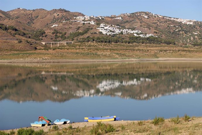 El pantano de La Viñuela situado en el término de Vélez Málaga.