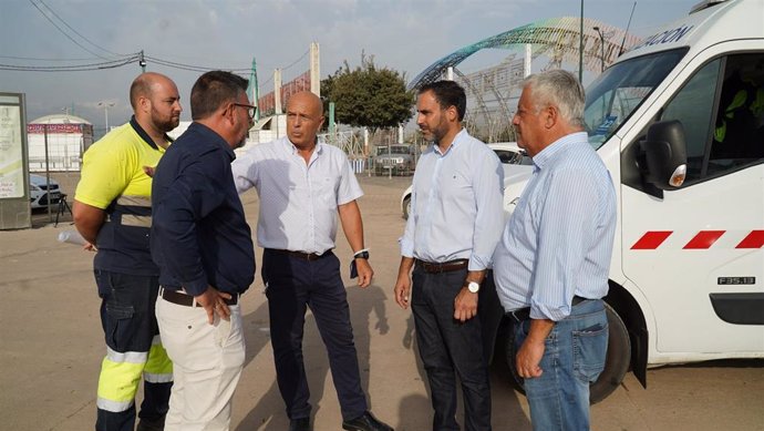 El portavoz socialista en el Ayuntamiento de Málaga, Daniel Pérez, informa sobre la Feria