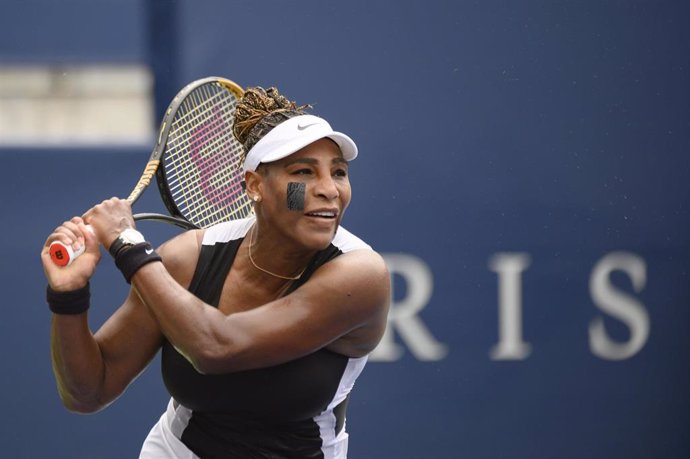 Serena Williams, durante su partido contra Nuria Párrizas en Canadá