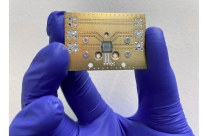 Archivo - Los chips utilizados en el experimento están hechos de carburo de silicio, un material económico y de uso común.