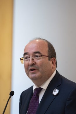 El ministro de Cultura y Deporte, Miquel Iceta, interviene en la presentación del Bono Cultural Joven, en el Museo de Bellas Artes, a 25 de julio de 2022, en Valencia, Comunidad Valenciana (España). Se trata de un bono cultural de 400 euros que está dis