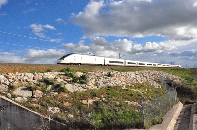 Archivo - Talgo Avril