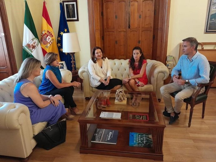 Reunión de Amfar con la consejera Carmen Crespo.