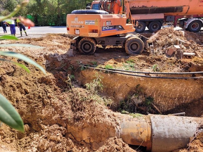 Trabajos en la tubería afectada