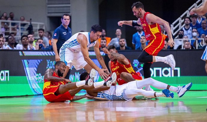 La selección española de baloncesto cae ante Grecia en su primer test de preparación camino al Eurobasket 2022