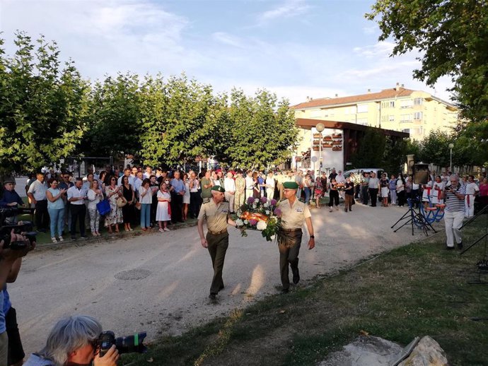 Homenaje en recuerdo a Francisco Casanova en el 22 aniversario de su asesinato a manos de ETA.