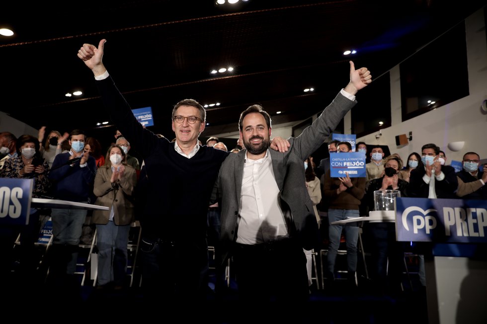 El presidente del PP en la  región, Paco Núñez, junto al candidato a la presidencia del Partido Popular, Alberto Núñez Feijóo.