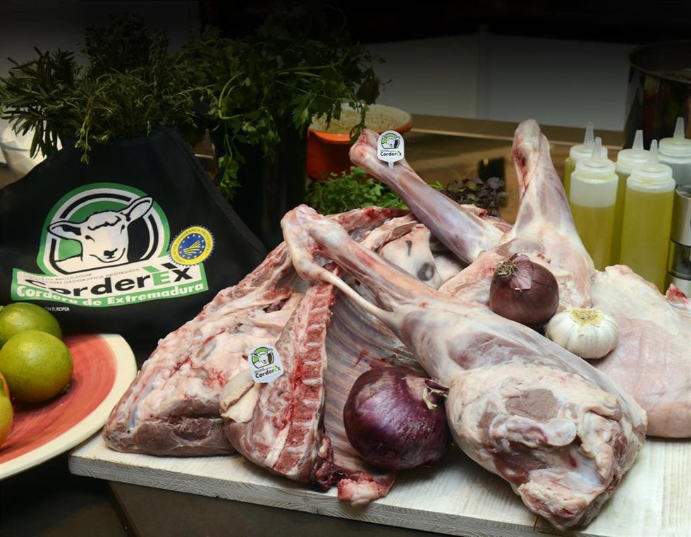 Archivo - Carne de cordero Corderex