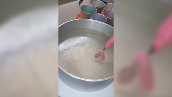 Esta artista crea obras en 3D a partir de gelatina