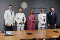 Presidenta del Puerto de Huelva recibe al nuevo comandante naval y agradece su labor a Mariano Ugarte