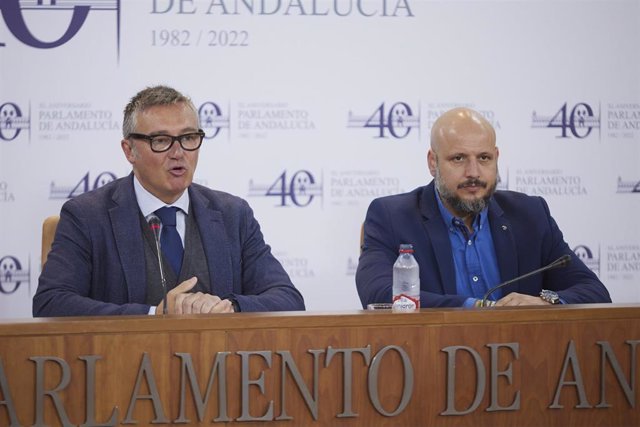 Archivo - Manuel Gavira será el portavoz de Vox en el Parlamento de Andalucía, junto a Rodrigo Alonso -a la derecha de la imagen-, quien será uno de los dos portavoces adjuntos, en una imagen de abril de este año.