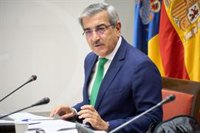 El vicepresidente canario insta a buscar fórmulas para "frenar un crecimiento" poblacional "descontrolado"