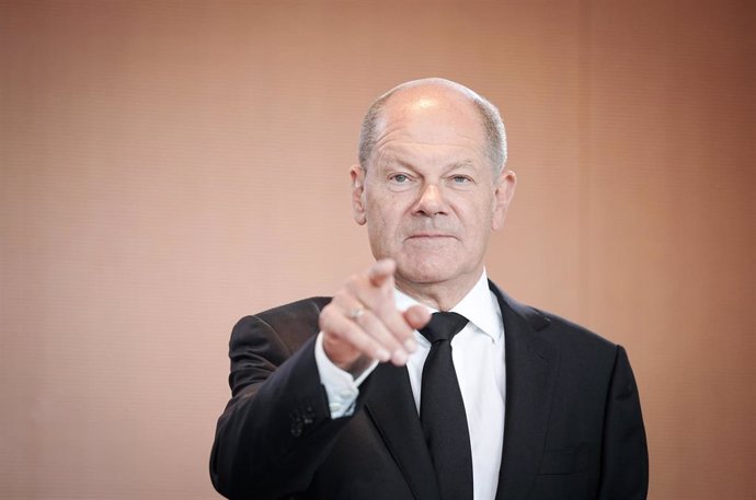 10 August 2022, Berlin: German Chancellor Olaf Scholz attends a cabinet meeting at the Chancellor's Office. Photo: Kay Nietfeld/dpa