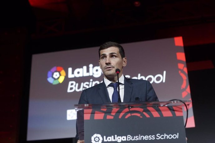 Archivo - Iker Casillas durante la graduación de la primera promoción de LaLiga Business School.