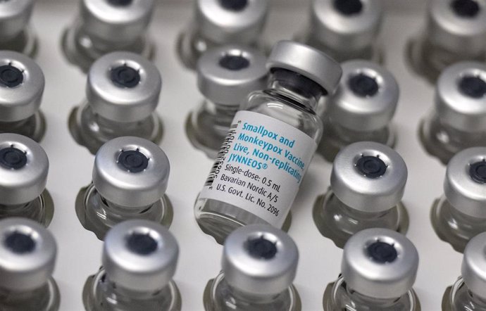 FILED - 14 July 2022, Bavaria, Munich: Empty ampoules containing Bavarian Nordic's vaccine (Imvanex/Jynneos) against monkeypox stand in a box on a table at Klinikum rechts der Isar. The European Commission on Monday approved the vaccine Imvanex for use 