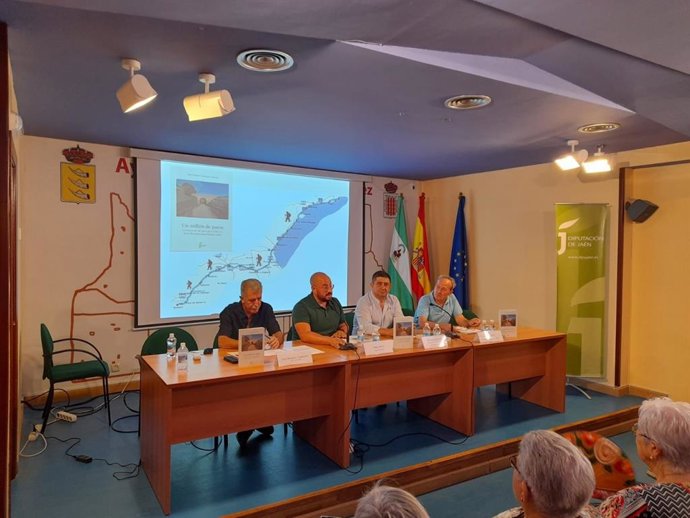 Diputación edita 'Un millón de pasos', la historia de un viaje a pie de 863 kilómetros