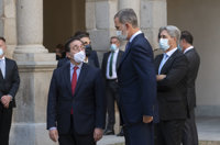 Albares defiende la "enorme cordialidad" del Rey con Gustavo Petro y destaca la "solidez" de las relaciones con Colombia