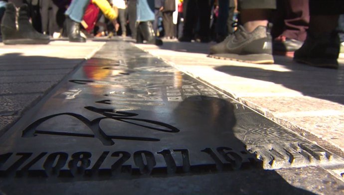 Archivo - Inscripció memorial de les víctimes de l'atemptat de la Rambla de Barcelona