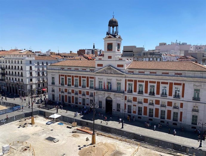 Archivo - Vista general de las obras en la Puerta del Sol de Madrid en Madrid (España).