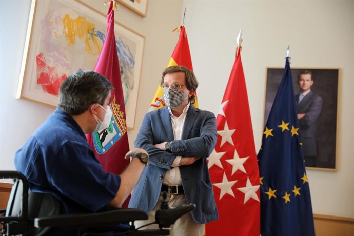 Archivo - El alcalde de Madrid, José Luis Martínez-Almeida, se reúne con la Federación de Asociaciones de Personas con Discapacidad Física y Orgánica de la Comunidad de Madrid (FAMMA)