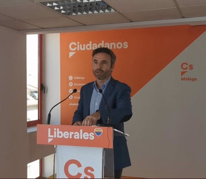 El portavoz del comité de refundación de Ciudadanos, miembro del comité ejecutivo de la formación y diputado nacional por Málaga, Guillermo Díaz, en rueda de prensa
