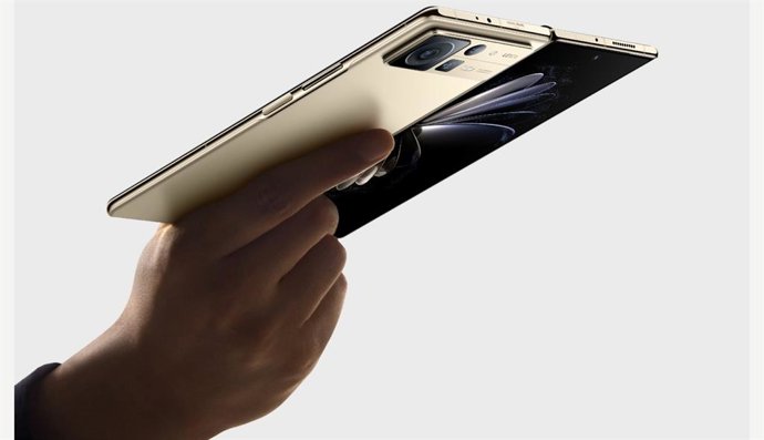 Imagen promocional del nuevo Mix Fold 2 de Xiaomi.